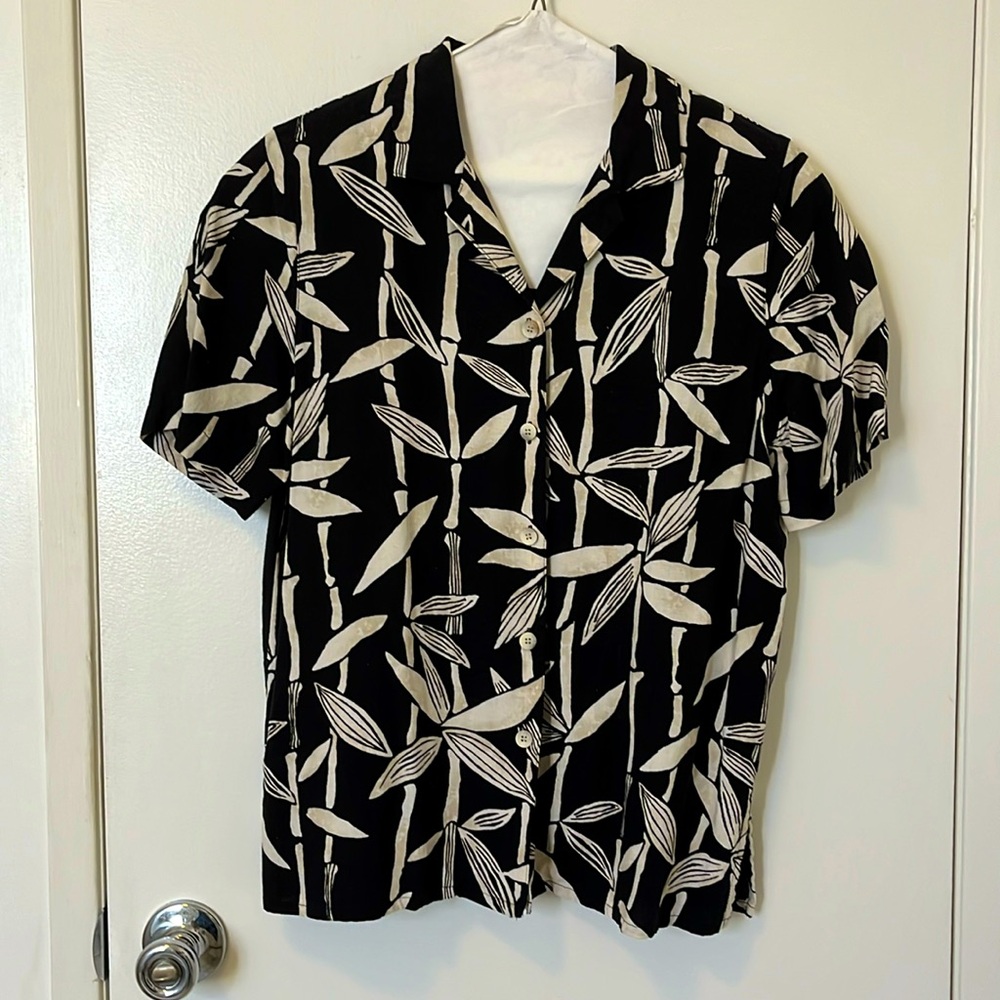 Alfred Dunner Petite black/cream “tropical” print campshirt